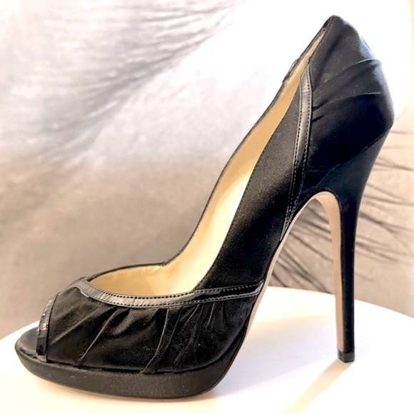 🌸 JIMMY CHOO🌸 Black Satin Patent Leather Peep Toe heels size 40 EU - Picture 3 of 13